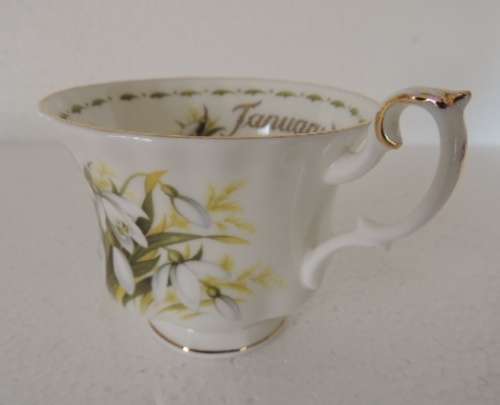 ROYAL ALBERT FLOWER OF THE MONTH TRIO JANUARY - "SNOWDROPS"