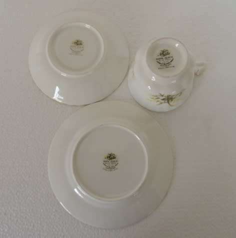 ROYAL ALBERT FLOWER OF THE MONTH TRIO JANUARY - "SNOWDROPS"