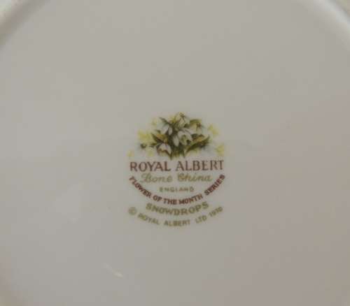 ROYAL ALBERT FLOWER OF THE MONTH TRIO JANUARY - "SNOWDROPS"