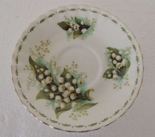 ROYAL ALBERT FLOWER OF THE MONTH TRIO MAY - "LILY OF THE VALLEY"