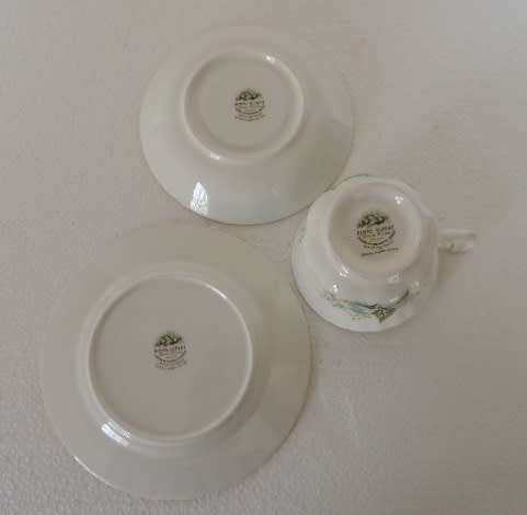 ROYAL ALBERT FLOWER OF THE MONTH TRIO MAY - "LILY OF THE VALLEY"