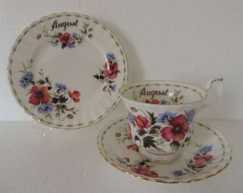 ROYAL ALBERT FLOWER OF THE MONTH TRIO AUGUST - "POPPY"