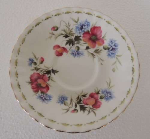 ROYAL ALBERT FLOWER OF THE MONTH TRIO AUGUST - "POPPY"