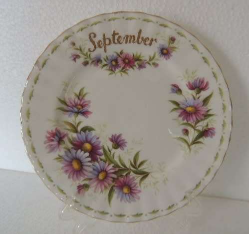 ROYAL ALBERT FLOWER OF THE MONTH TRIO SEPTEMBER - "MICHAELMAS DAISY"