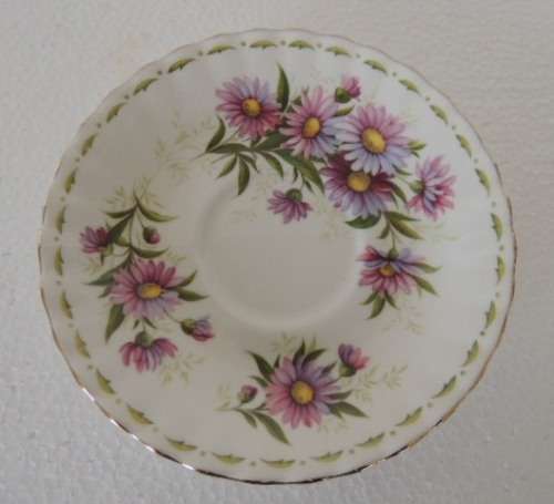 ROYAL ALBERT FLOWER OF THE MONTH TRIO SEPTEMBER - "MICHAELMAS DAISY"