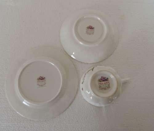 ROYAL ALBERT FLOWER OF THE MONTH TRIO SEPTEMBER - "MICHAELMAS DAISY"