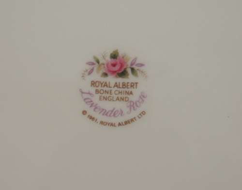 ROYAL ALBERT SERVING BOWL - "LAVENDER ROSE"