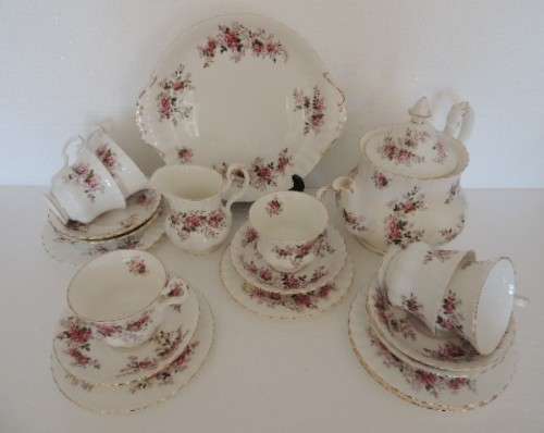 ROYAL ALBERT TEA SET WITH LARGE TEA POT - "LAVENDER ROSE" Reserved for MAGBEZ