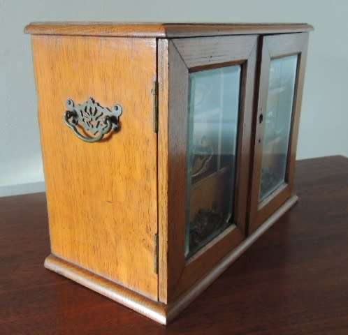 OAK HUMIDOR 1920's - PLEASE READ HIDDEN MESSAGES FOUND ON THE DRAWERS!