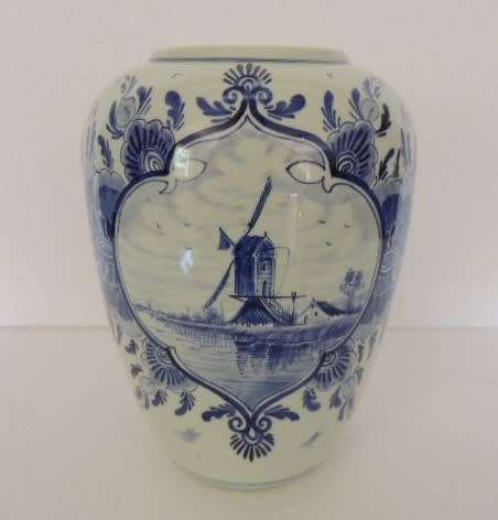 LARGE DELFT VASE SIGNED