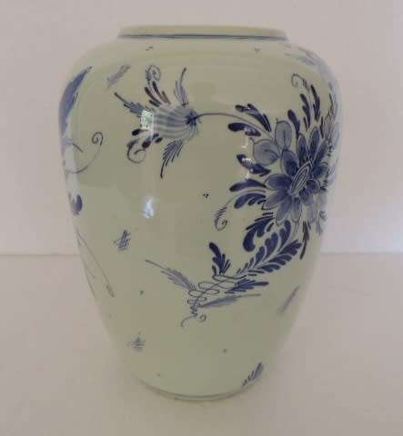 LARGE DELFT VASE SIGNED