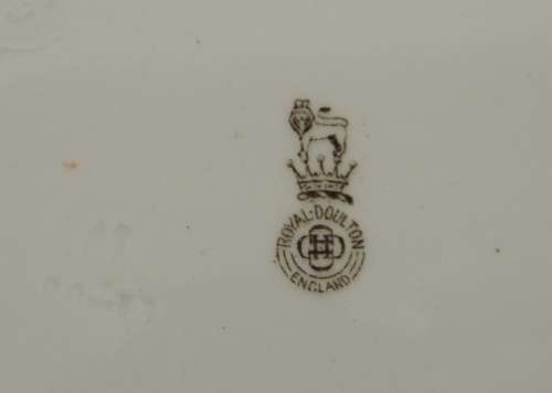 ROYAL DOULTON PLATE DEPICTING LEDA AND SWANS