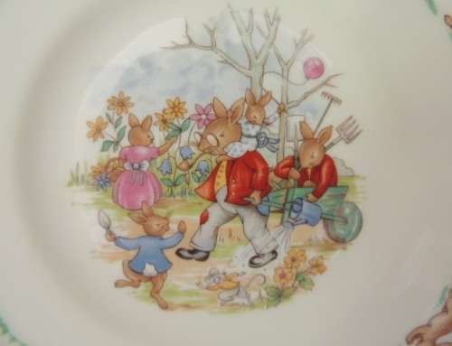 BUNNYKINS 4 ITEMS - MINT CONDITION