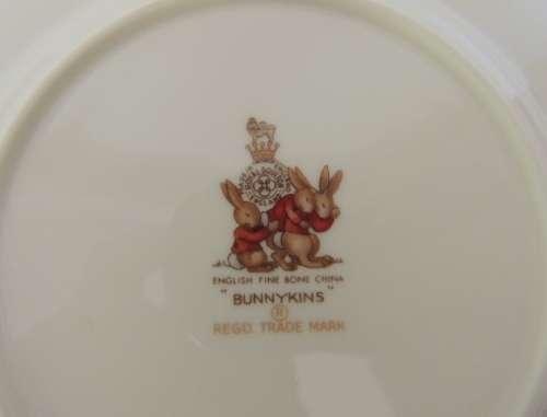 BUNNYKINS 4 ITEMS - MINT CONDITION