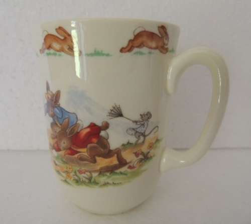 BUNNYKINS 4 ITEMS - MINT CONDITION