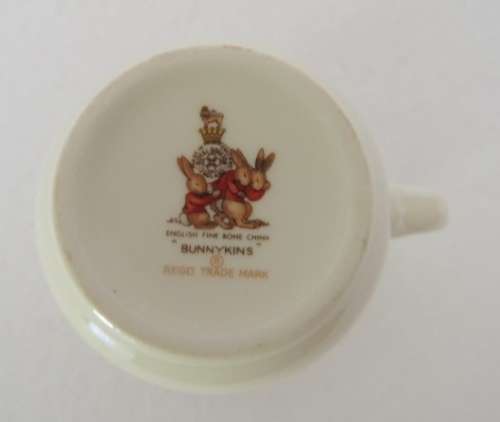 BUNNYKINS 4 ITEMS - MINT CONDITION