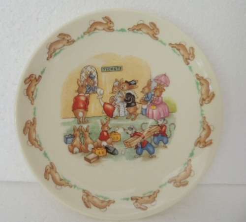 BUNNYKINS 4 ITEMS - MINT CONDITION