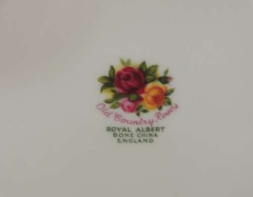 ROYAL ALBERT TRIO - "OLD COUNTRY ROSES"