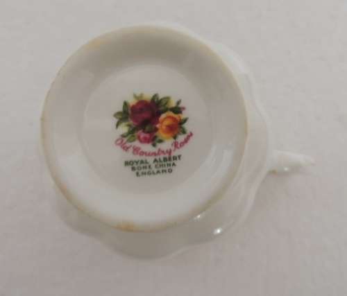 ROYAL ALBERT TRIO - "OLD COUNTRY ROSES"