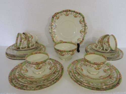 SUTHERLAND ENGLISH CHINA 26 PIECE TEA SET - PATTERN # 2492