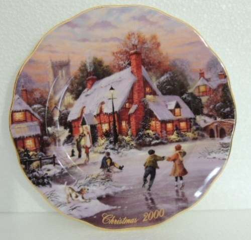 ROYAL DOULTON CHRISTMAS COLLECTION PLATE - "THE FROZEN POND"