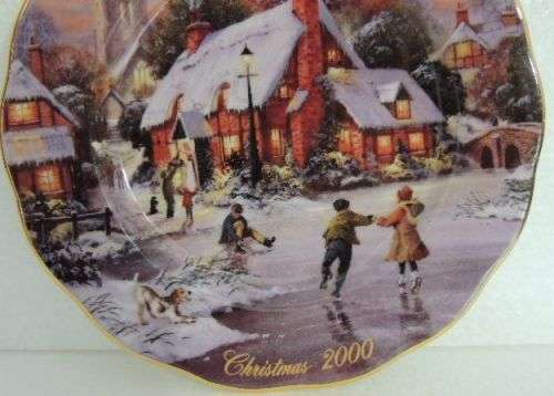 ROYAL DOULTON CHRISTMAS COLLECTION PLATE - "THE FROZEN POND"