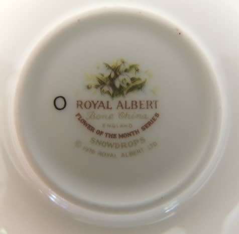 ROYAL ALBERT MINIATURE FLOWER OF THE MONTH DUO - JANUARY