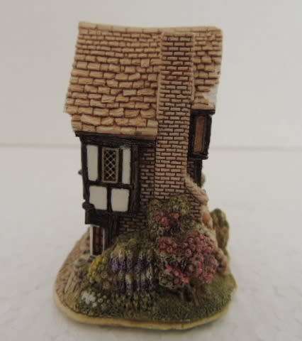 LILLIPUT LANE MINIATURE COTTAGE - "LITTLE SHAMBLES" boxed