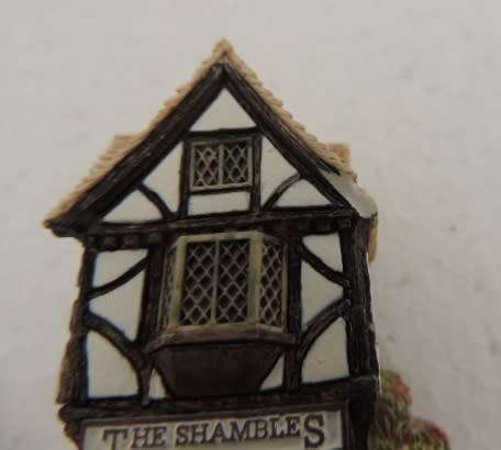 LILLIPUT LANE MINIATURE COTTAGE - "LITTLE SHAMBLES" boxed