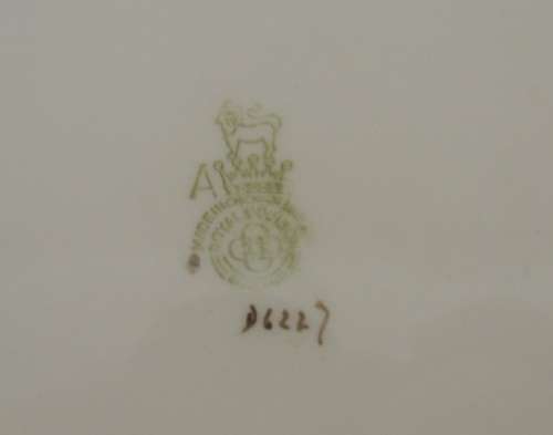 ROYAL DOULTON CHARGER "WILD ROSE"