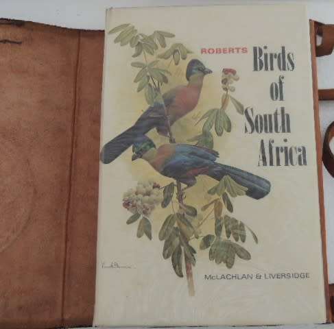 ROBERTS BIRDS OF SOUTH AFRICA LEATHER BOUND BOOK - McLACHLAN & LIVERSAGE
