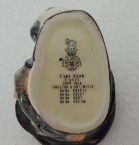 ROYAL DOULTON SMALL CHARACTER JUG - CAPT AHAB  6.5 cm