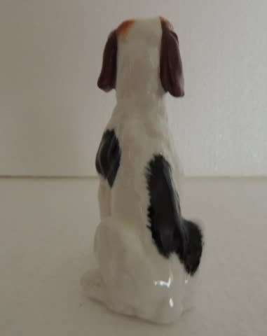 ROYAL DOULTON CHARACTER DOG YAWNING HN 1099