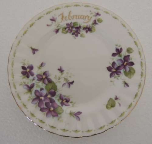 ROYAL ALBERT FLOWER ON THE MONTH TRIO - FEBRUARY