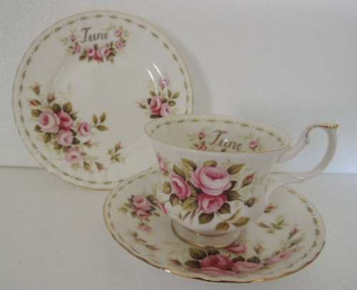 ROYAL ALBERT FLOWER ON THE MONTH TRIO - JUNE