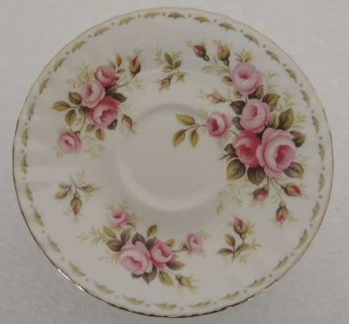 ROYAL ALBERT FLOWER ON THE MONTH TRIO - JUNE