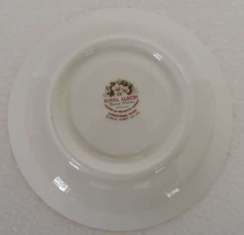 ROYAL ALBERT FLOWER ON THE MONTH TRIO - DECEMBER