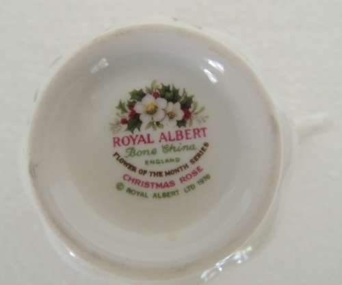 ROYAL ALBERT FLOWER ON THE MONTH TRIO - DECEMBER