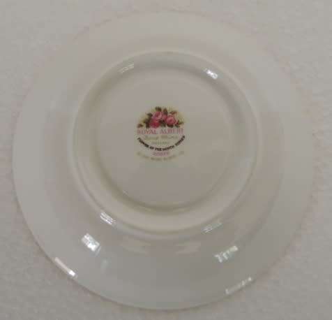 ROYAL ALBERT FLOWER ON THE MONTH SAUCER - JUNE ROSES