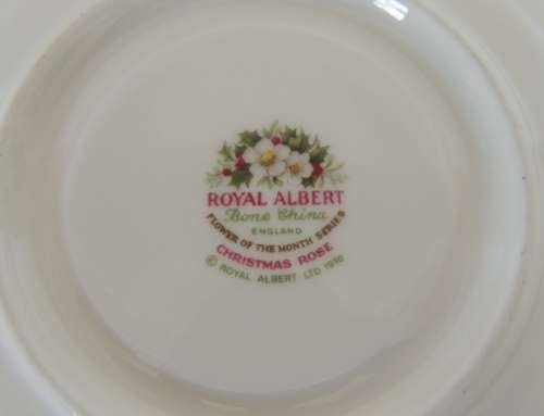ROYAL ALBERT FLOWER OF THE MONTH TEA DUO - DECEMBER "CHRISTMAS ROSE"