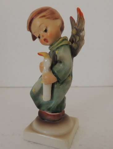 HUMMEL FIGURINE  - HEAVENLY ANGEL 21/0