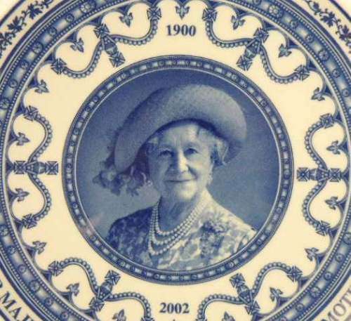 Wedgwood Commemorative Plate - To Celebrate The Life Of The Queen Mother, boxed