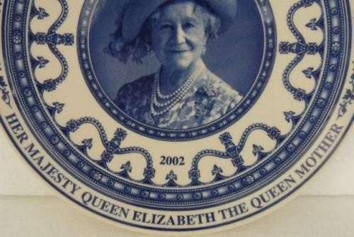 Wedgwood Commemorative Plate - To Celebrate The Life Of The Queen Mother, boxed