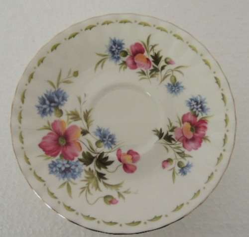 ROYAL ALBERT TRIO FLOWER OF THE MONTH - AUGUST