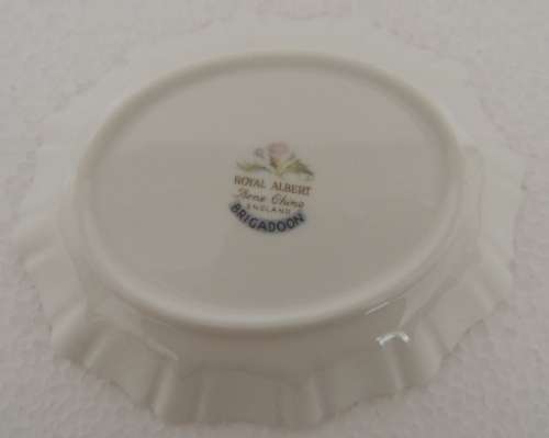 ROYAL ALBERT TRINKET DISH - BRIGADOON