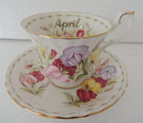 ROYAL ALBERT FLOWER OF THE MONTH DUO - "APRIL" SWEET PEA