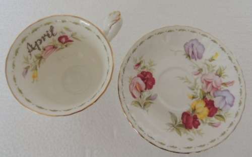 ROYAL ALBERT FLOWER OF THE MONTH DUO - "APRIL" SWEET PEA