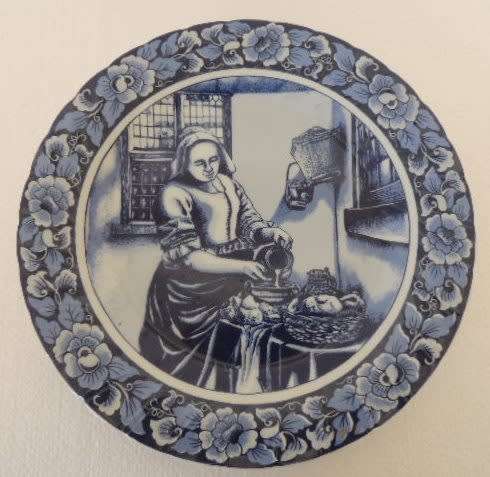 DELFT SPECIAL LIMITED COLLECTORS EDITION PLATE - THE MAID SERVANT