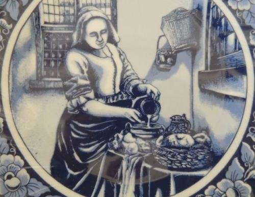 DELFT SPECIAL LIMITED COLLECTORS EDITION PLATE - THE MAID SERVANT