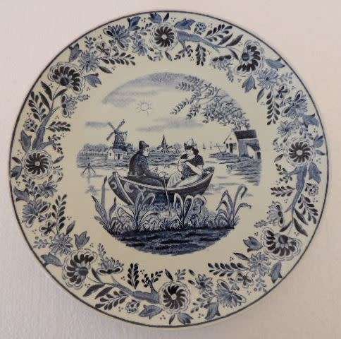 BOCH DELFT COLLECTABLE PLATE 1 - ROWING